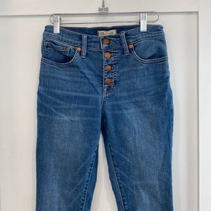 Like new! Madewell 9” mid rise skinny crop